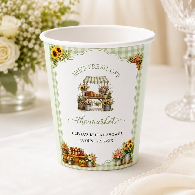 Gobelets En Papier Vert Gingham Rustique Elle est fraîche sur le marc (Rustic Green Gingham She's Fresh Off The Market Paper Cups)