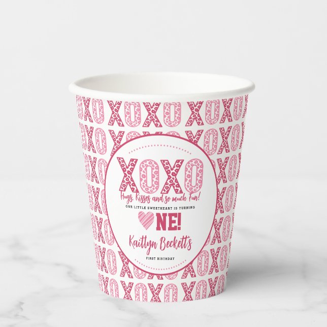 Gobelets En Papier XOXO Hugs & Kisses Saint Valentin 1er anniversaire (Recto)