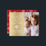 Gold Budget Noël Photo Paix Joie Carte d'amour<br><div class="desc">"Paix, joie et amour." Une illustration ludique, ludique et blanche de flocon de neige et de typographie moderne sur un faux arrière - plan de feuille d'or, ainsi que la photo personnalisée de votre choix, vous aider à inaugurer la saison de Noël. Un faux motif de flocons d'or recouvre un...</div>