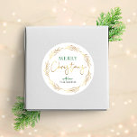 Gold Christmas Étiquette Wreath Nom de famille<br><div class="desc">Complétez vos cadeaux de Noël et vos enveloppes cette année avec des autocollants de Noël personnalisés en faux or. Ce luxueux étiquette rond de Noël Joyeux comprend un arrière - plan de couronne d'or et une police de caractères de script moderne et un espace pour votre nom ou votre nom...</div>