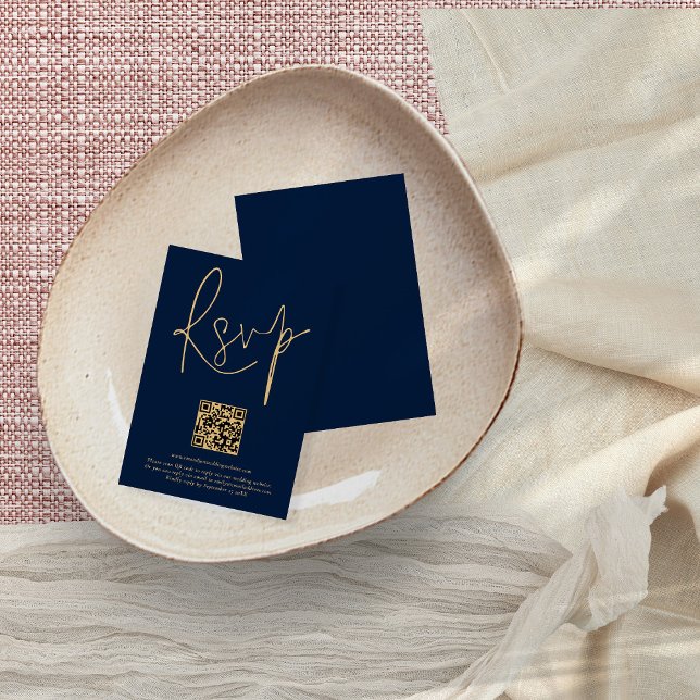 Gold Navy Blue Script Qr Code Mariage Carte RSVP (Créateur téléchargé)