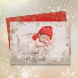 Gold Snowflakes Faire-part de naissance photo de N<br><div class="desc">Des flocons d'or bordent la photo de votre bébé sur ces annonces de naissance de Noël qui présentent également Joyeux Noël en blanc, votre nom de famille en lettres chic et les infos de naissance de votre bébé sur le dos. ***Mise en page VERTICALE effectuée dans notre magasin. Sélectionnez Haute...</div>