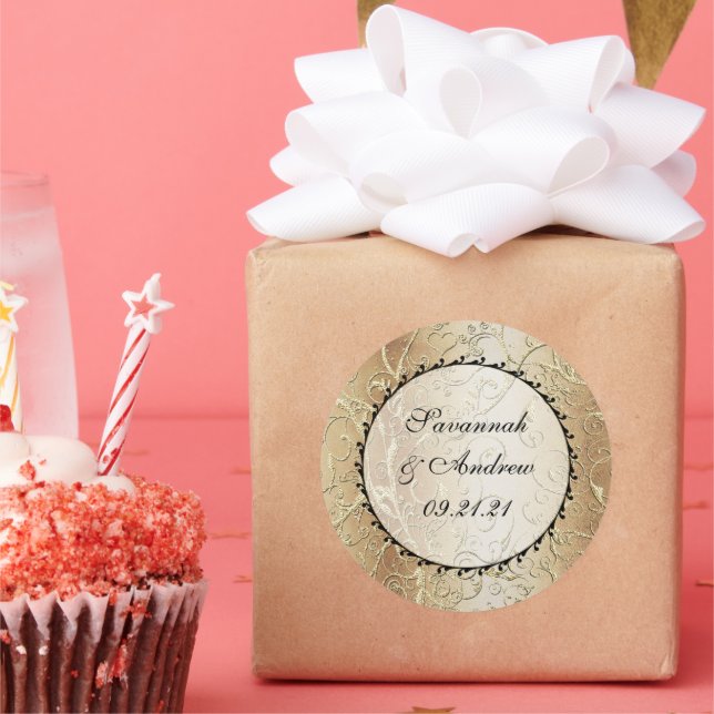 Gold Swirls Black Font Mariage autocollant (Fête)