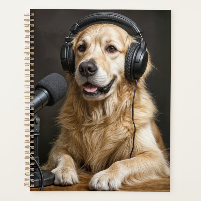 Golden Retriever animant un podcast (Devant)