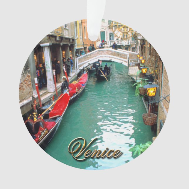 Gondoles sur un canal vénitien (devant)