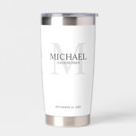Gourde Isotherme Masculine Monogramme personnalisé et nom Groomsmen<br><div class="desc">Ajoutez une touche personnelle à votre mariage avec un cadeau personnalisé pour les groomsmen. Ce design présente le nom personnalisé du marionnettiste avec titre en gris et monogramme en gris clair comme arrière - plan, dans le style de police serif classique sur arrière - plan blanc. Parfait aussi pour le...</div>