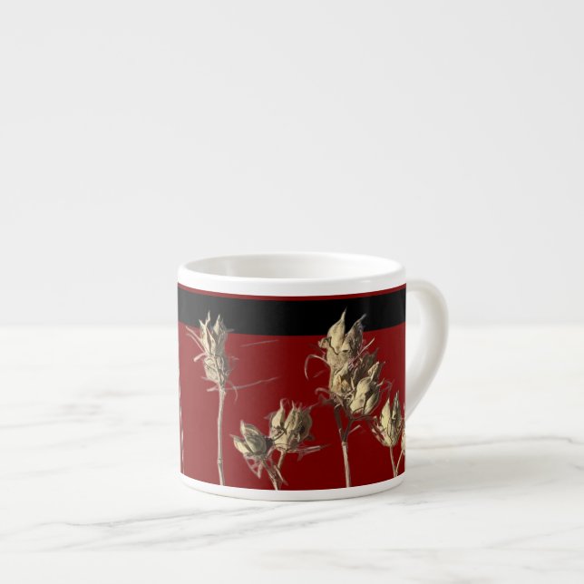 Gousses de graines sur un mug espresso (Devant droit)