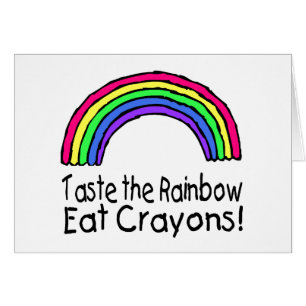 Goûtez l'arc-en-ciel mangent des crayons