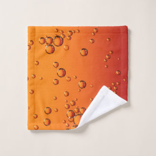 gouttelettes d'eau sur la surface orange