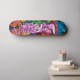 Graffiti en skateboard violet tigre