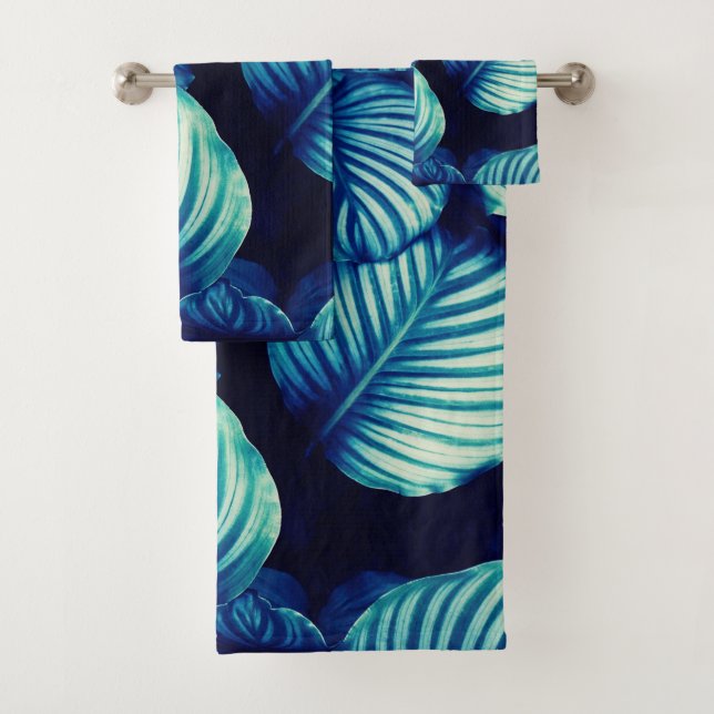 Grand Bleu Tropical Feuille serviettes de bain (En situation)