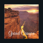 Grand Canyon National Park Arizona Sunset Magnet<br><div class="desc">Les mots ne peuvent qu'espérer décrire la vision du Grand Canyon. Ceux qui le voient pour la première fois se retrouvent souvent à court de mots, et d'autres encore disent que le voir pour la première fois est comme une expérience religieuse. Cet aimant de voyage amusant présente un coucher de...</div>