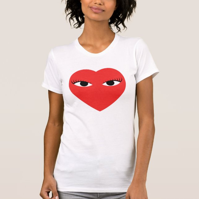 Grand Coeur rouge mignon avec les yeux sur T-shirt (Devant)