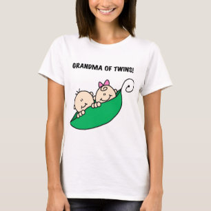 Grand-maman des pois de jumeaux en T-shirts et