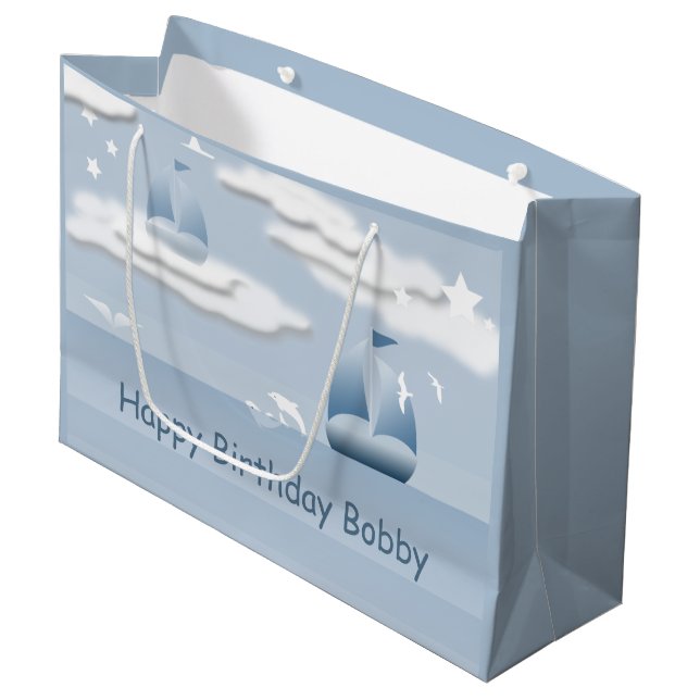 Grand Sac Cadeau Baby Boy Anniversaire Voilier LGB (Devant Angle)