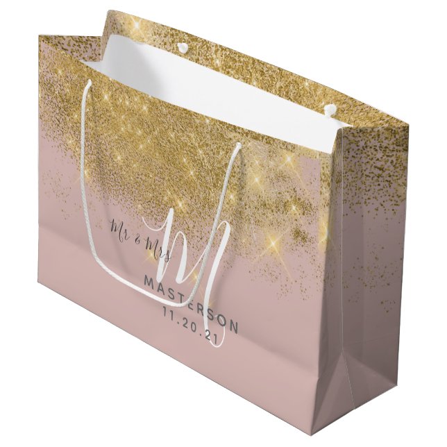 Grand Sac Cadeau Chic Blush | Mariage Monogramme de poussière d'or (Devant Angle)