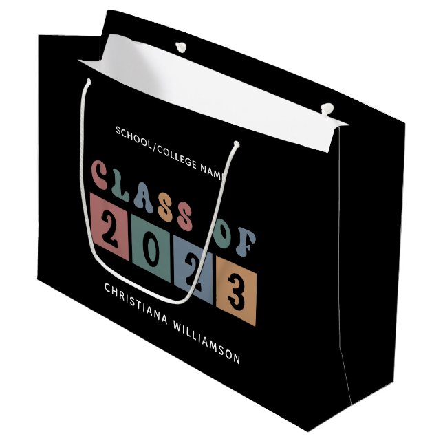 Grand Sac Cadeau Classe Retro Personnalisée de 2023 Graduation Cute (Devant Angle)