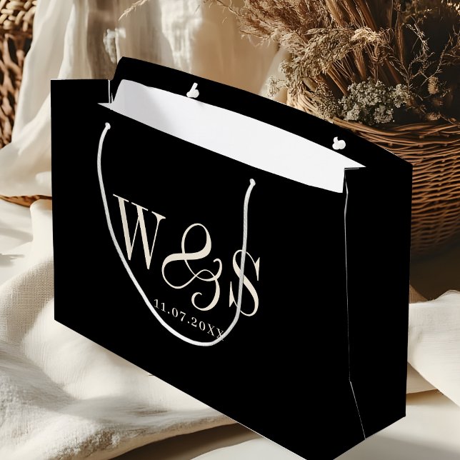 Grand Sac Cadeau Couples de mariés à initiale noire élégante (Créateur téléchargé)