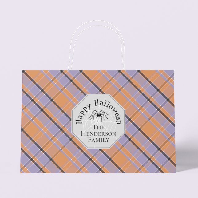 Grand Sac Cadeau Éffrayant Orange violet noir Plaid Spider Hallowee (Cute Orange Purple and Black Plaid Spider & Spiderweb Happy Halloween Large Gift Bag & Family Name)