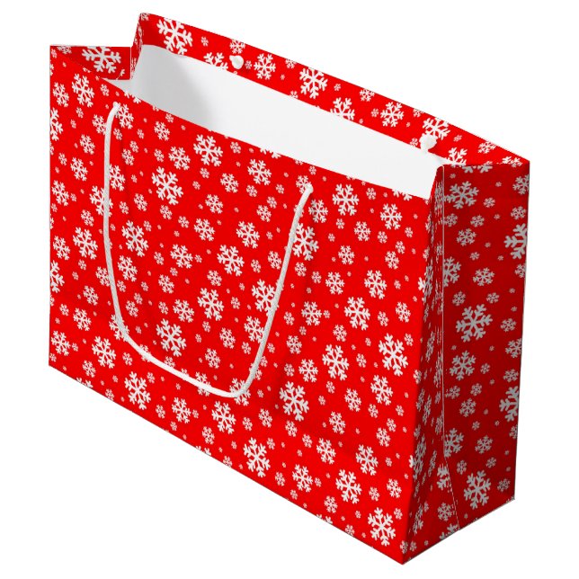 Grand Sac Cadeau Flocons blancs sur motif d'hiver rouge (Devant Angle)