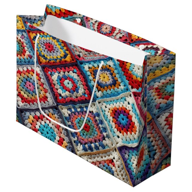 Grand Sac Cadeau Granny Carré Crocheted Quilt (Devant Angle)