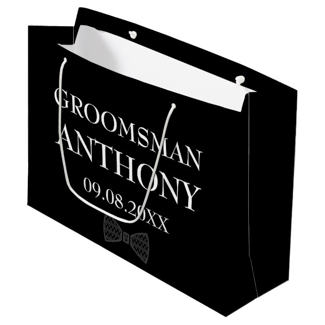 Grand Sac Cadeau Groomsman Black Elegant Personnalisé Nom Cadeaux M (Devant Angle)