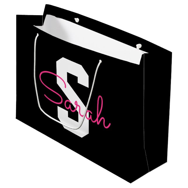 Grand Sac Cadeau Joli nom & monogramme | Noir Blanc & Rose (Devant Angle)