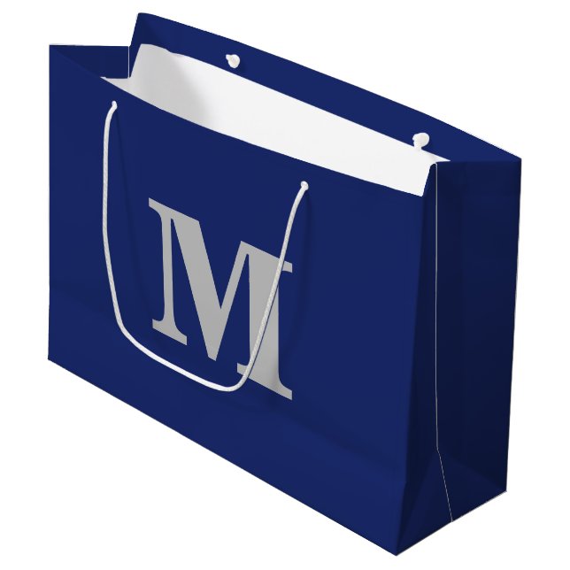Grand Sac Cadeau Lettre moderne bleu marine et argent Monogramme (Devant Angle)