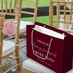 Grand Sac Cadeau Meilleur homme personnalisé Merci Bourgogne<br><div class="desc">Sac cadeau personnalisé BEST MAN avec palette de couleurs roses bordeaux et poussiéreux. Le nom modèle est configuré pour que vous puissiez ajouter le nom du meilleur homme ainsi que les noms de la mariée et du marié et la date du mariage. Le texte de remerciement dit "Merci d'être mon...</div>