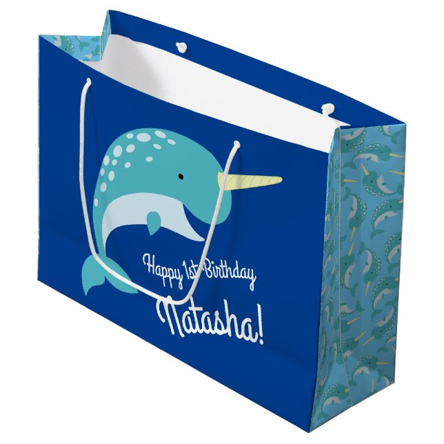 Grand Sac Cadeau Narwhals Ocean Cute 1er Anniversaire Thème de fête (Devant Angle)