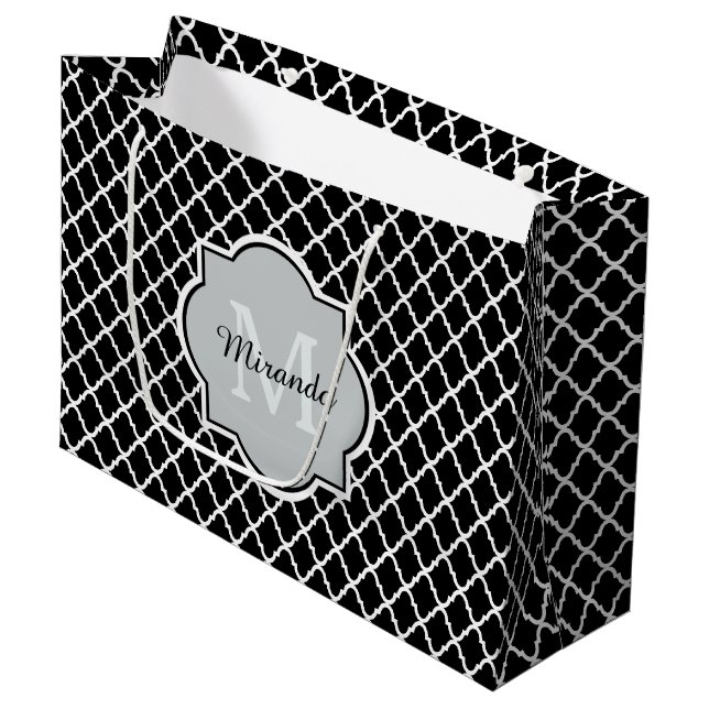 Grand Sac Cadeau Noir et blanc moderne Quatrefoil Nom monogramme (Devant Angle)