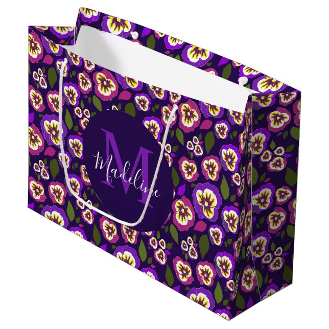 Grand Sac Cadeau Pansies florales de fille Motif violet Monogramme (Devant Angle)