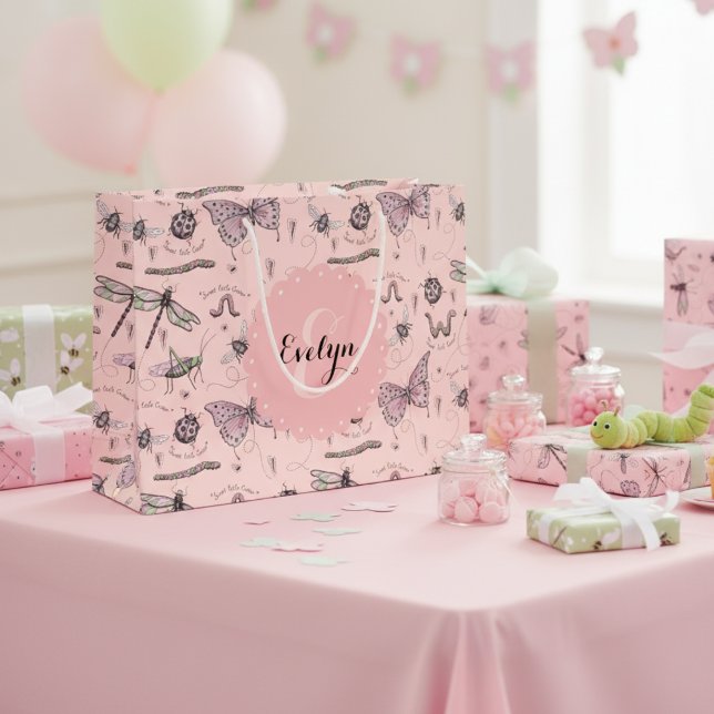 Grand Sac Cadeau Petite fille Blush rose doux petit critère Monogra (Cute Pink Girly Insects Pattern Gift Bag with Monogram for Girl Baby Shower or Kids Birthday Party)