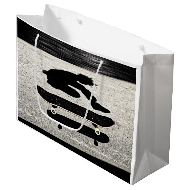 Grand Sac Cadeau skateboard en sandwich (Devant Angle)