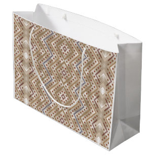 Grand Sac Cadeau Un tapis marron affichant un design symétrique car