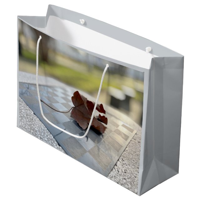 Grand Sac Cadeau Une leçon d'échecs (Devant Angle)