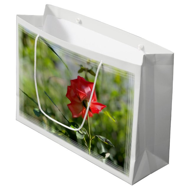 Grand Sac Cadeau Une rose rouge (Devant Angle)