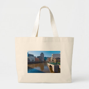 Grand Tote Bag au bord de la rivière de la rue kilbourn à milwauk
