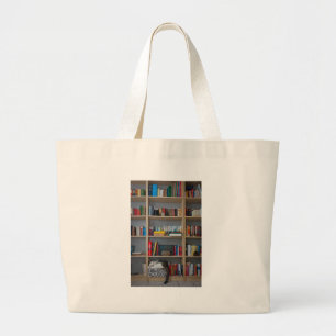 Grand Tote Bag Chat mignon dormant sur des livres de bibliothèqu
