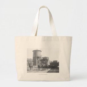 Grand Tote Bag Cowboys sur des chevaux posant devant un train