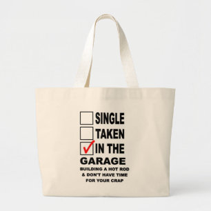GRAND TOTE BAG DANS LE GARAGE BÂTIMENT D'UNE CHAÎNE CHAUDE