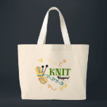 Grand Tote Bag Funny Knit Happens Tricot Project<br><div class="desc">Parfait pour les achats ou les projets de tricot plus importants. Ce petit design excentrique porte l'expression intemporelle "Knit Happens". L'expression est écrite en typographie mixte verte et noire. Le design comprend une boule de fil varié en bleu turquoise, vanille, moutarde et épices, ainsi que des aiguilles de tricot et...</div>