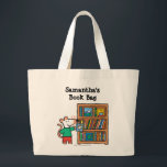 Grand Tote Bag Maisy et une bibliothèque de livres<br><div class="desc">Quoi de mieux qu'une bibliothèque complète ? L'adorable souris de Lucy Cousins,  Maisy,  se trouve à côté d'une bibliothèque de livres colorés. Cette illustration de "Maisy Goes to the Library" (publiée par Candlewick Press) est parfaite pour les amateurs de livres de tous âges.</div>
