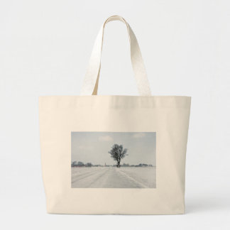 Grand Tote Bag Rural winter road
