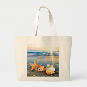 Grand Tote Bag Sea shells and starfish on beach