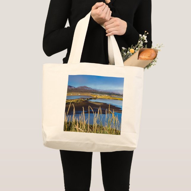 Grand Tote Bag Vue sur Saudarkrokur et Skagafjordur, Islande (Devant (produit))