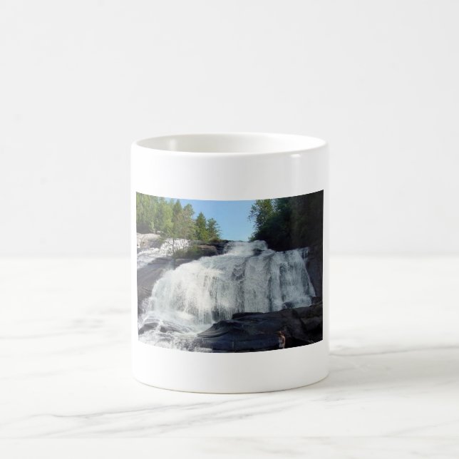 Grande belle tasse de café de cascade (Centre)