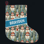 Grande Chaussette De Noël Aquarelle Snowman Noël personnalisé<br><div class="desc">Aquarelle douillette snowmen dans écharpes rouges chaudes et casquettes tricotés chauds et un joli vert,  rouge et bleu pin arrière - plan personnalisation stockage de Noël.</div>