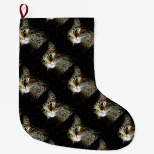 Grande Chaussette De Noël Chat Tigre aux Yeux Verts Isolés sur Fond Noir
