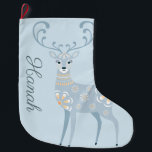 Grande Chaussette De Noël Folk Art Winter Deer Personnalisé<br><div class="desc">Cerf aux motifs d'art folklorique sur arrière - plan bleu clair. Personnalisé avec nom ou titre</div>